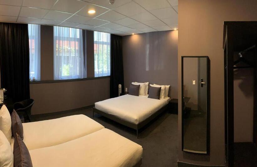 اتاق استاندارد چهار تخته, De Looier