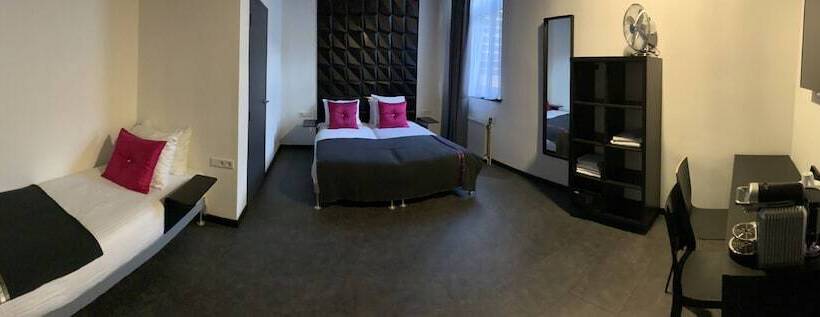 اتاق استاندارد سه نفره, De Looier