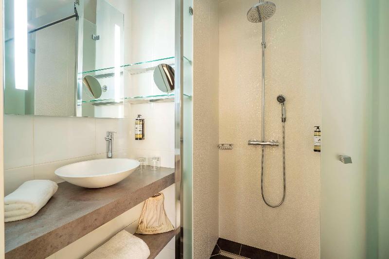 חדר סטנדרט עם מרפסת, Fletcher Hotel Restaurant Leidschendam – Den Haag