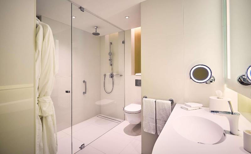 이그제큐티브 룸 킹사이즈 침대, Hilton Amsterdam Airport Schiphol