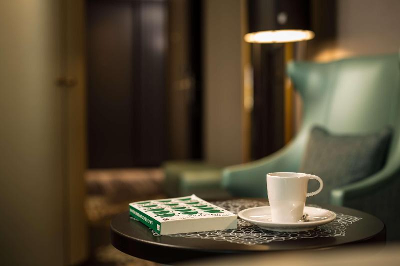 디럭스 룸, Hilton Amsterdam Airport Schiphol