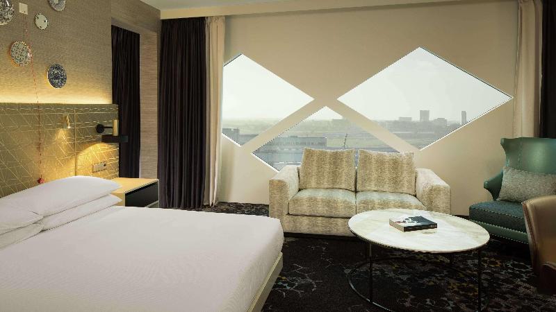 장애인을 위한 킹사이즈 침대 스탠다드 룸, Hilton Amsterdam Airport Schiphol