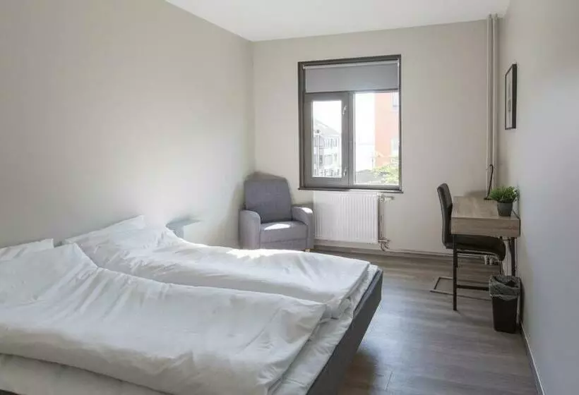 Economy Zimmer, L Molde