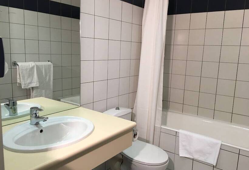 اتاق لوکس با تخت بزرگ, Le Paris