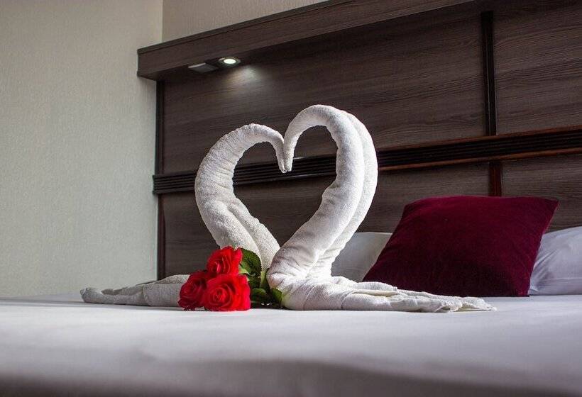 اتاق لوکس با تخت بزرگ, Le Paris