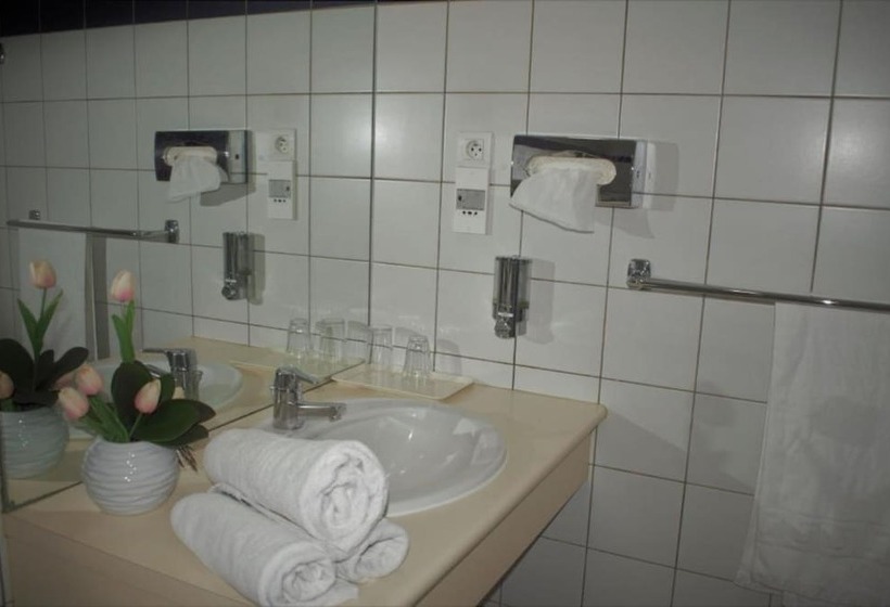 اتاق لوکس سه تخته, Le Paris