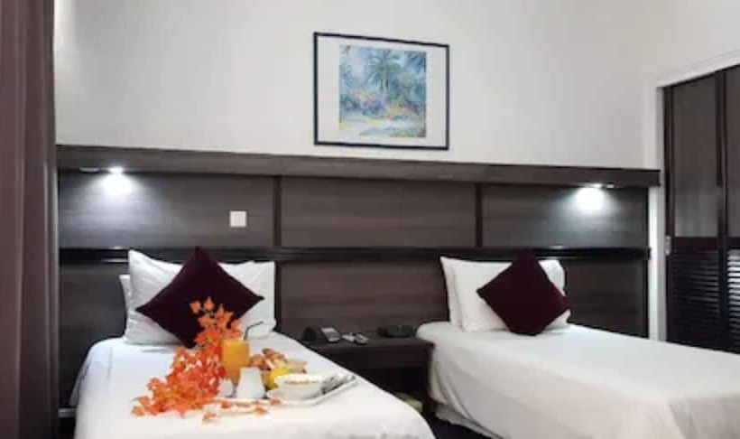 اتاق لوکس سه تخته, Le Paris