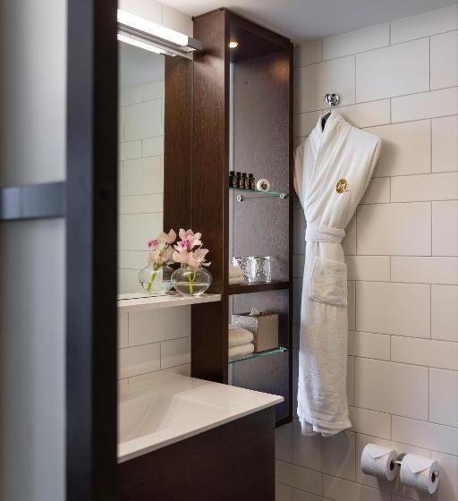 디럭스 룸 바다 전망, Mövenpick Hotel Auckland