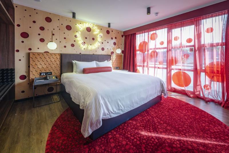 جناح, Naumi  Auckland Airport