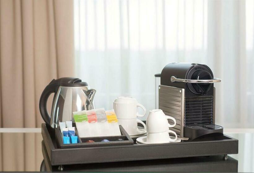 سوییت جونیور, NH Amsterdam Schiller