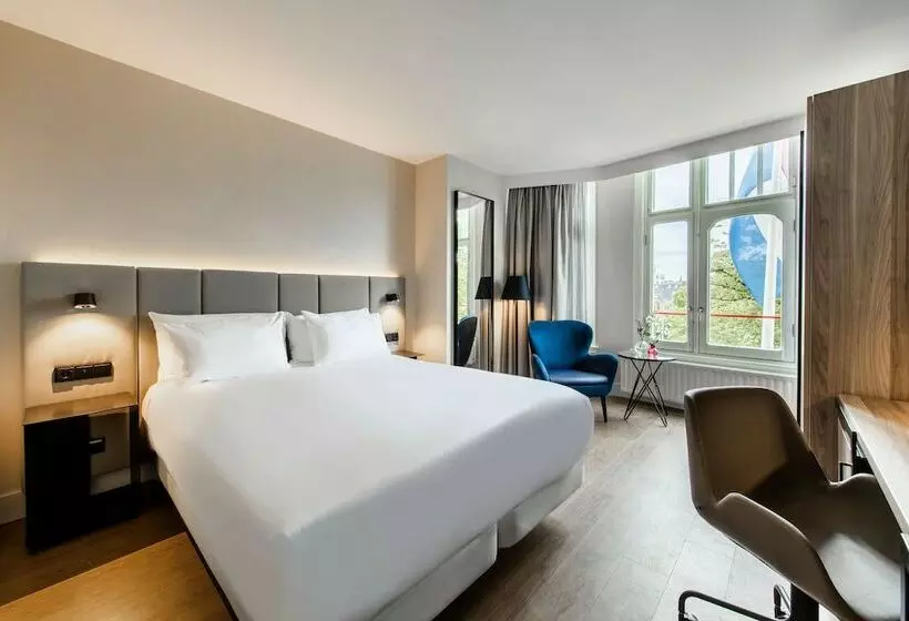 スーペリアトリプルルーム, NH Amsterdam Schiller