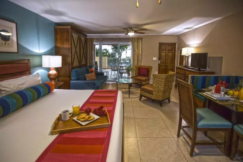 استودیوی لوکس, Simpson Bay Resort Marina & Spa