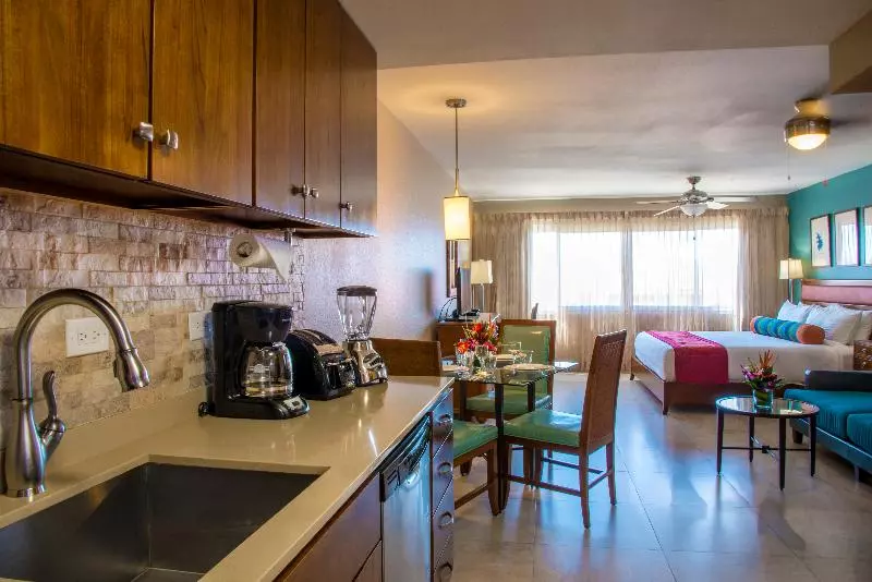 استودیوی لوکس, Simpson Bay Resort Marina & Spa