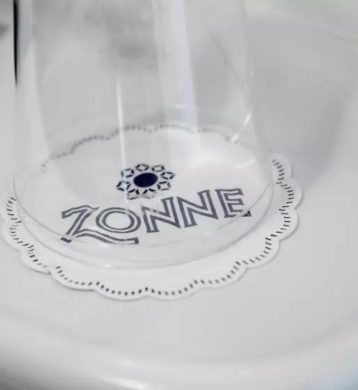 اتاق عادی یک تخته, Zonne