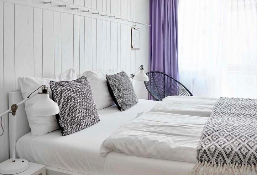 غرفة قياسية مطلّة علي الحديقة, Zonne