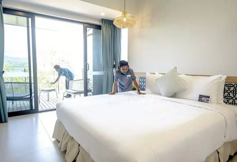 Standard-huone Parivuode Merinäkymä, Loloata Island Resort