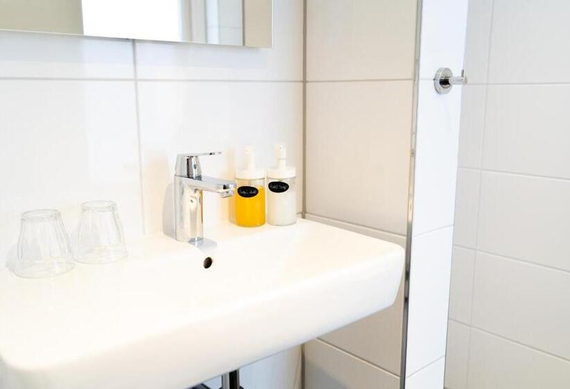 חדר בסיסי, Kruller   Hotel B&b