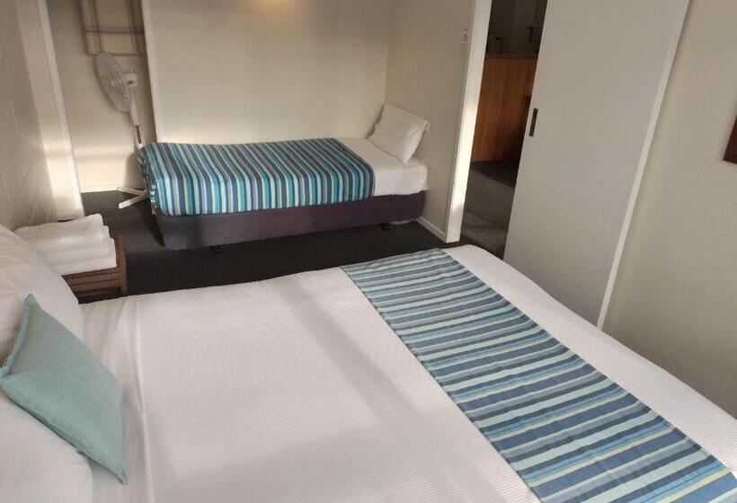 חדר משפחתי, Acacia Lodge Motel