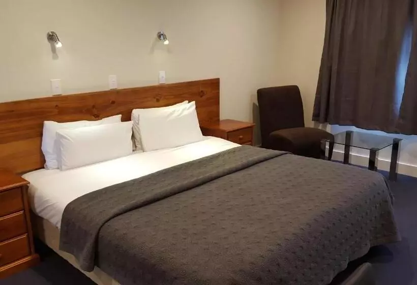 استودیو اجرایی, Auto Lodge Motel