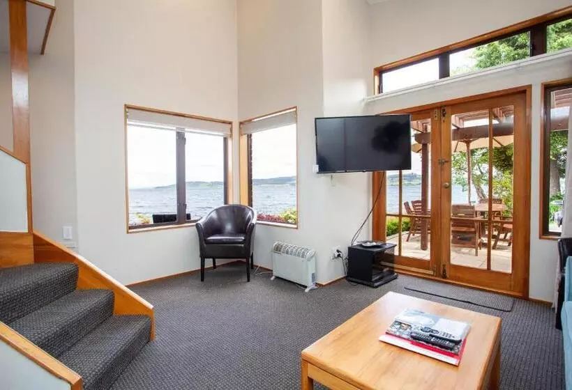 スタンダードルーム, Cascades Lakefront Motel