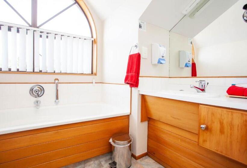 Номер Стандарт, Cascades Lakefront Motel