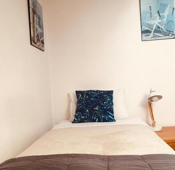 Семейный Номер Economy, Cascades Lakefront Motel