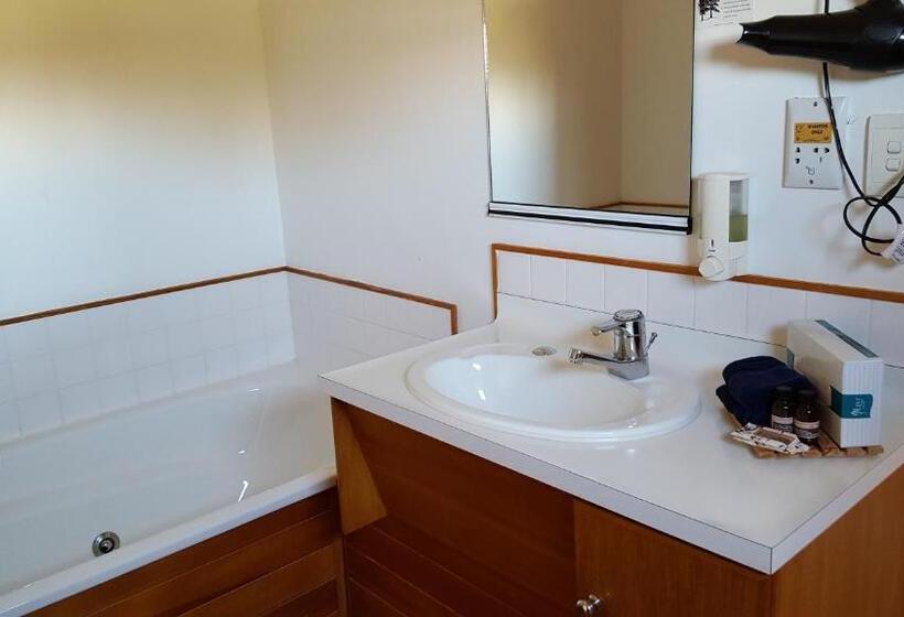 Студио Стандарт с Видом, Cascades Lakefront Motel