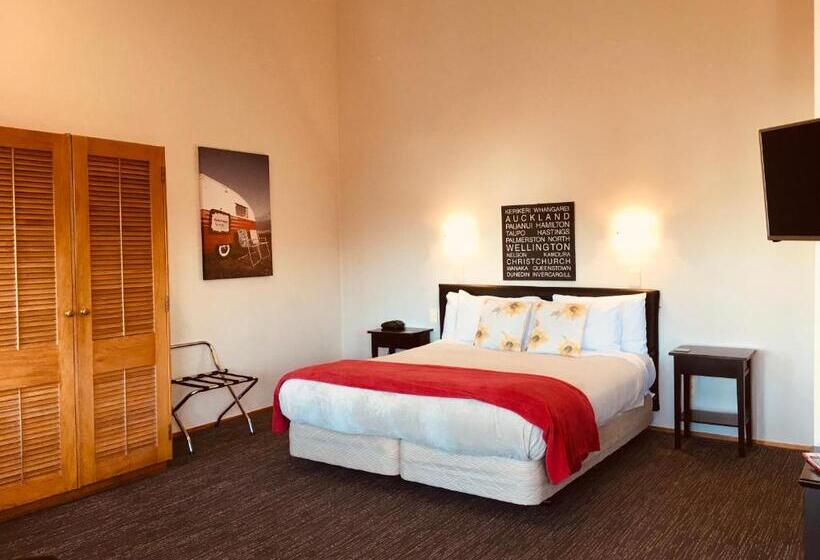 Студия Стандарт, Cascades Lakefront Motel