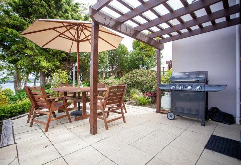 Номер Стандарт, Cascades Lakefront Motel