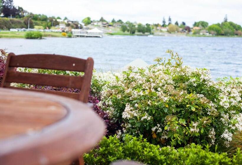 Номер Стандарт, Cascades Lakefront Motel