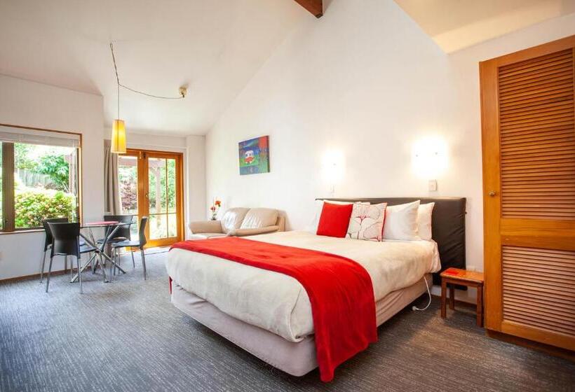 Семейный Номер, Cascades Lakefront Motel