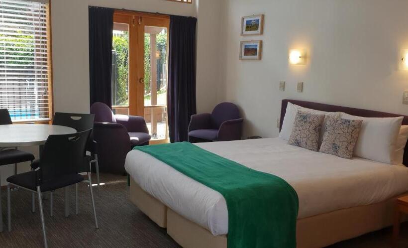 Семейный Номер, Cascades Lakefront Motel