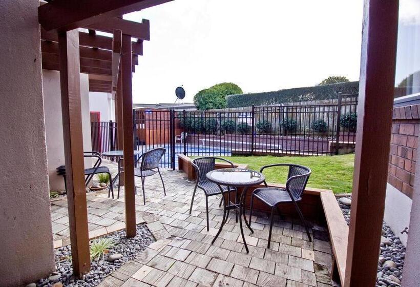 패밀리 룸, Cascades Lakefront Motel