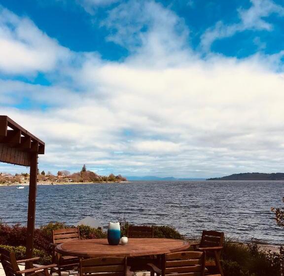 Номер Стандарт, Cascades Lakefront Motel