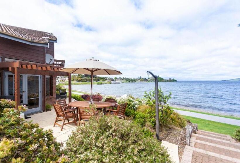 Номер Стандарт, Cascades Lakefront Motel