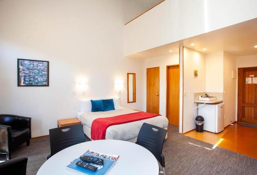 Семейный Номер, Cascades Lakefront Motel