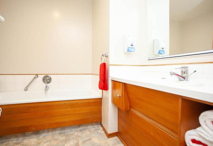 Семейный Номер, Cascades Lakefront Motel