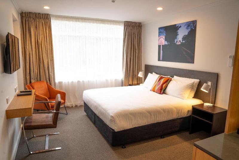 סטודיו דלוקס, Expressotel