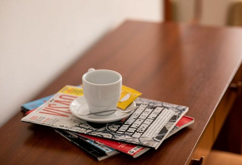 Camera Standard, Anjos