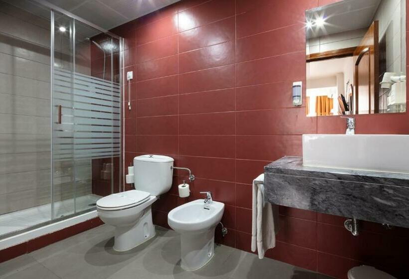 Camera Tripla Standard, Anjos