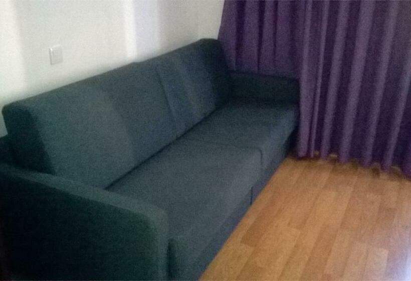 Camera Quadrupla Standard, Anjos