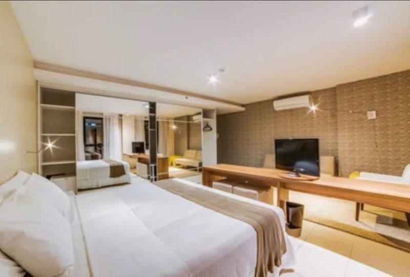 Camera Tripla Standard, Anjos