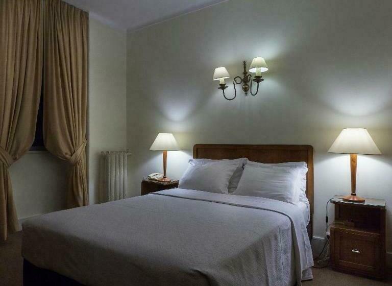 غرفة قياسية, Astoria