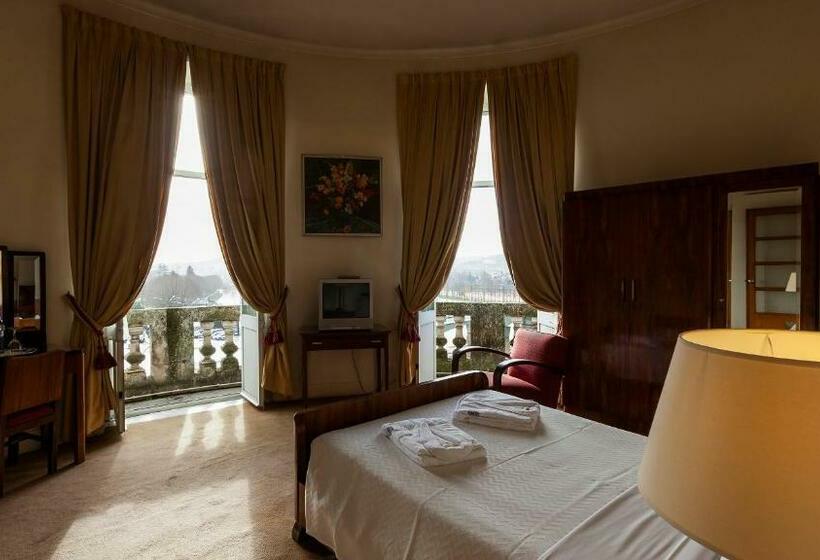 غرفة رومانسية, Astoria