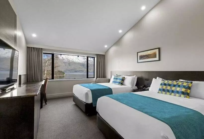 Superior room with lake view, Copthorne Hotel & Resort Lakefront Queenstown