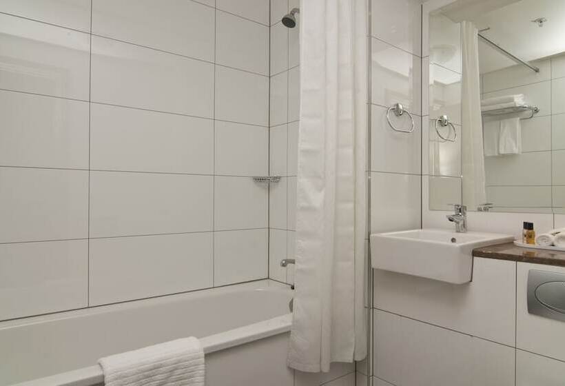 اتاق سوپریور با تخت بزرگ, Copthorne Hotel & Resort Lakefront Queenstown