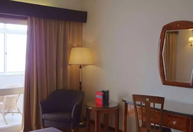 اتاق استاندارد با چشم‌انداز شهر, Golden Tulip Porto Gaia