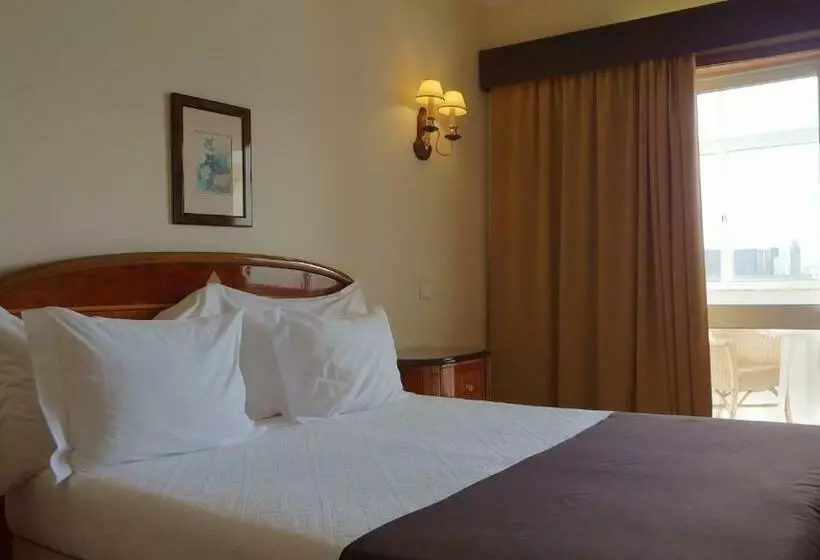اتاق استاندارد با چشم‌انداز شهر, Golden Tulip Porto Gaia