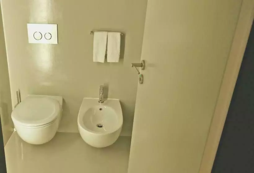 اتاق استاندارد با چشم‌انداز, Golden Tulip Porto Gaia