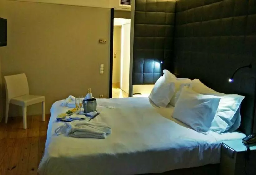 اتاق استاندارد با چشم‌انداز, Golden Tulip Porto Gaia